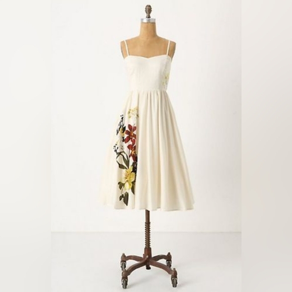 Anthropologie off white dress w/ flower pattern, damaged strap size 12 - Picture 2 of 8